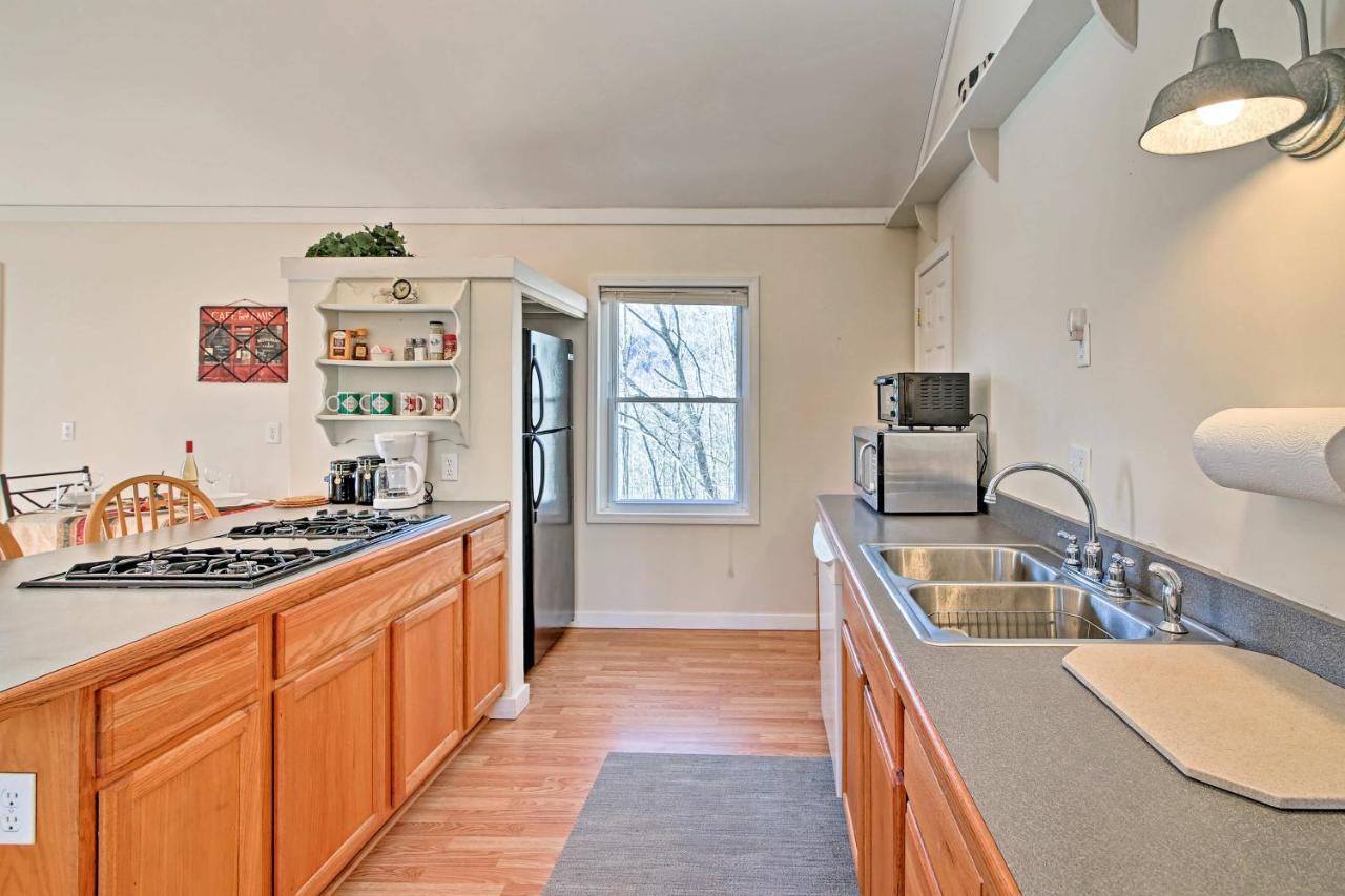 Cozy The Woodshop Cabin With Deck And Forest Views! Robbinsville Eksteriør billede